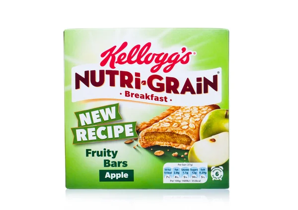 LONDRES, Reino Unido - 15 DE DEZEMBRO DE 2017: Caixa de grãos Nutri Soft Baked Breakfast Bars da marca Kellogg em branco. Feito com frutas reais e grãos inteiros. Maçã — Fotografia de Stock