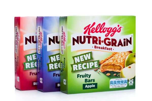 Londra, İngiltere - 15 Aralık 2017: Kutu Kellogg's marka Nutri tahıl yumuşak Baked kahvaltı çubukları olarak beyaz. Gerçek meyve ve kepekli tahıllar ile yapılan.
