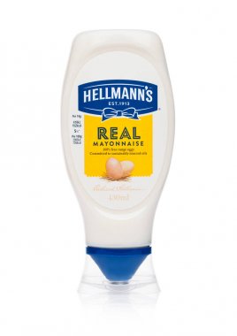 Londra, İngiltere - 02 Ocak 2018: Hellman'ın mayonez beyaz plastik konteyner 