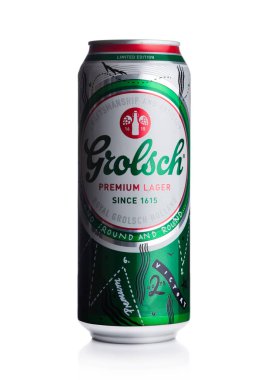 Londra, İngiltere - 02 Ocak 2018: Alüminyum kutu Grolsch Premium Lager bira beyaz