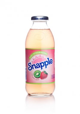 Londra, İngiltere - 02 Ocak 2018: Şişe Snapple kivi suyu beyaz. Snapple, Dr Pepper Snapple Amerika'da bağlı Grup ürünü