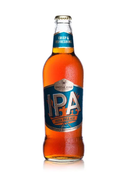 Londýn, Uk - 02 ledna 2018: Studené láhev Ipa greene, král Indie světlé kvasnicové pivo na bílém. — Stock fotografie