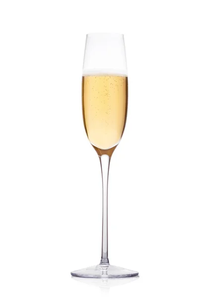 Елегантний келих жовтого шампанського з бульбашками — стокове фото