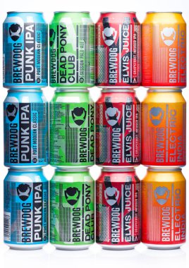 Londra, İngiltere - 02 Ocak 2018: Alüminyum kutu beyaz Brewdog bira Brewdog bira seçimden.