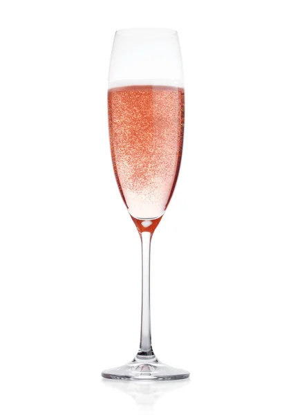 Rose różowy szampan szkło z pęcherzyków na białym tle — Zdjęcie stockowe