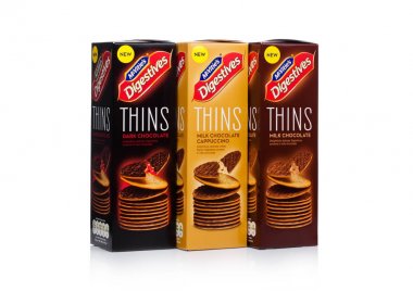 Londra, İngiltere - 20 Ocak 2018: Beyaz çikolata ile kutuları Mcvities Digestives incelir.