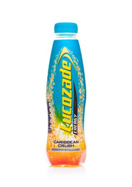 Londra, İngiltere - 24 Ocak 2018: Şişe, Lucozade Karayip ezmek limonata meşrubat beyaz