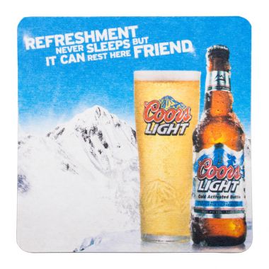 Londra, İngiltere - 04 Şubat 2018: beyaz izole Coors Light bira beermat bardak altlığı.