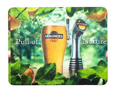 Londra, İngiltere - 04 Şubat 2018: beyaz izole Magners elma şarabı orijinal beermat coaster.