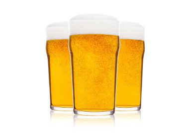 Köpük ve çiğ lager bira soğuk gözlük