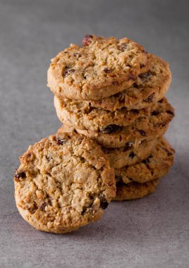 Rasins gluten ücretsiz yulaf ezmesi çikolatalı kurabiye