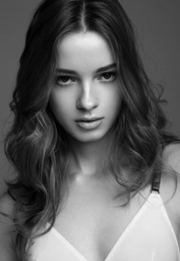 Genç güzel manken ile modeli test