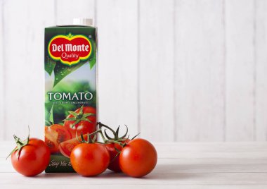 Londra, İngiltere - 27 Nisan 2018: Pack Del Monte domates suyu w üzerinde