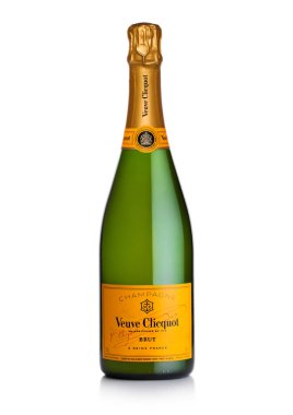 Londra, Uk - 20 Kasım 2019: Bir şişe Veuve Clicquot Brut dünyaca ünlü beyaz arka planda lüks şampanya.