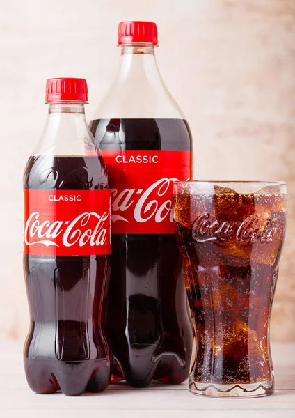 London August 2018 Plastic Bottles Original Glass Original Coca Cola — ストック写真