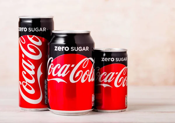 London August 2018 Aluminium Tins Zero Sugar Coca Cola Soft — 스톡 사진