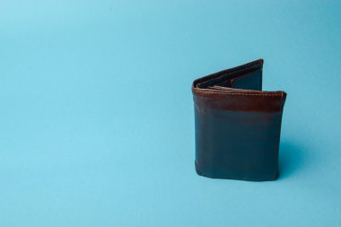 kahverengi deri cüzdan