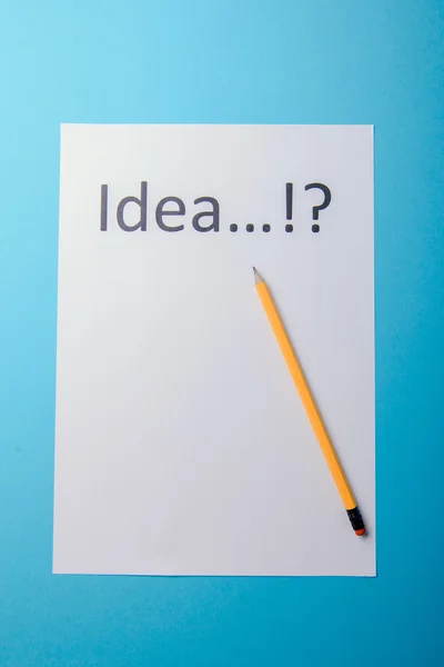 Idea parola su carta bianca — Foto Stock