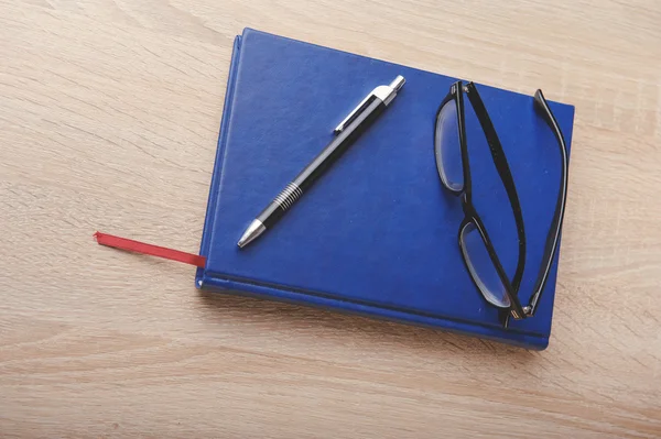 Notebook sulla scrivania — Foto Stock