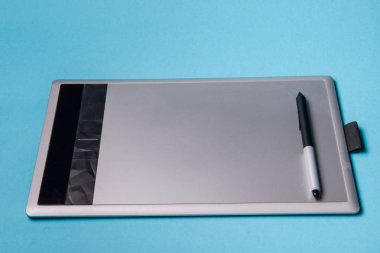 Çizer ve tasarımcılar için kalemle grafiksel tablet,