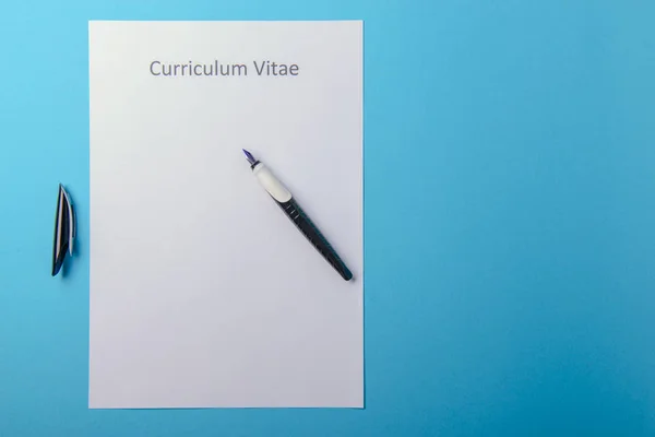 Curriculum vitae escrito num livro branco em branco — Fotografia de Stock