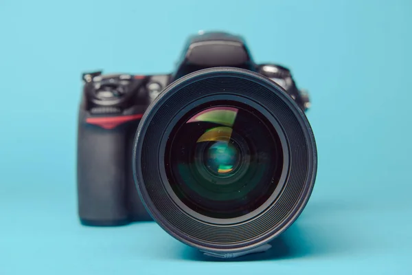 Profesionální moderní dslr fotoaparát — Stock fotografie