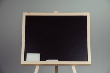 Koyu gri kayrak arkaplan veya doku.