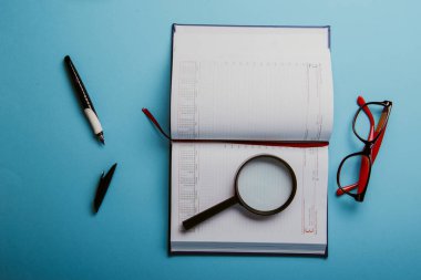 İş kopya alanı ve ofis malzemeleri ile planlama