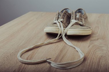 Kahverengi güzel spor ayakkabı