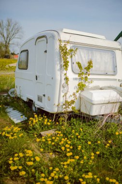 Eski unutulmuş seyahat Karavan kamp