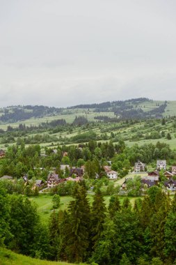 Yaz yatay, kulübeler