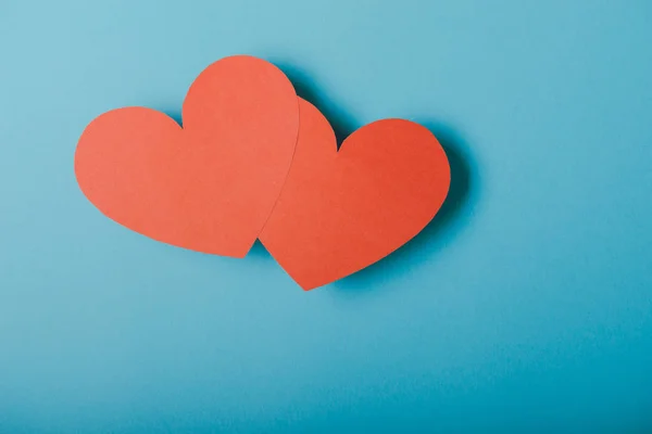 Červený papír den valentinky srdce — Stock fotografie