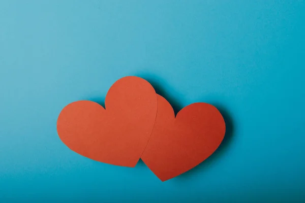 Červený Papír Den Valentinky Srdce Modré Pozadí — Stock fotografie
