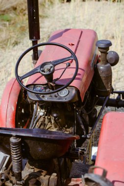 küçük traktör römork ile