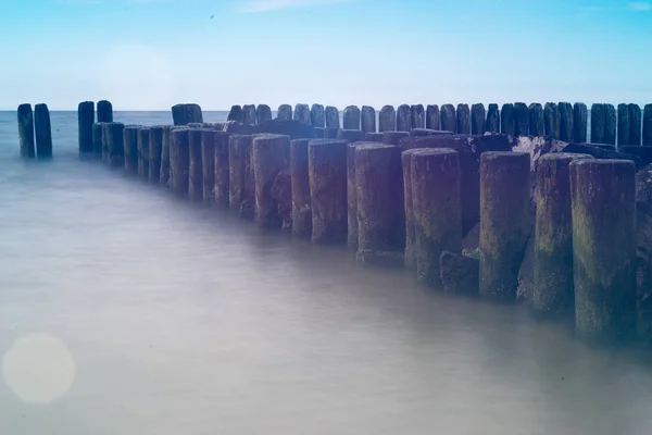 Les brise-lames en mer Baltique — Photo