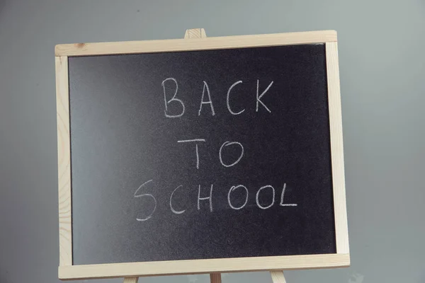 Terug naar school blackboard, schoolbord. — Stockfoto