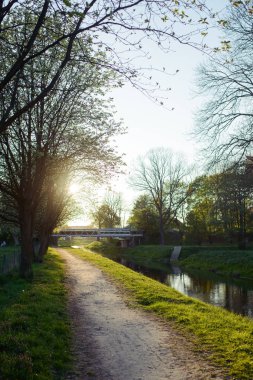 Şehirde küçük köprü