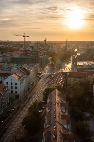 Szczecin stadsgezicht met prachtige zonsondergang, Polen, Europa. — Stockfoto