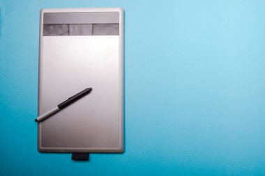 Çizer ve tasarımcılar için kalemle grafiksel tablet,