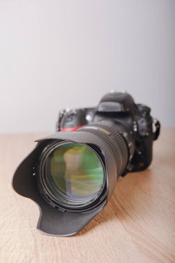 dijital fotoğraf makinesi.