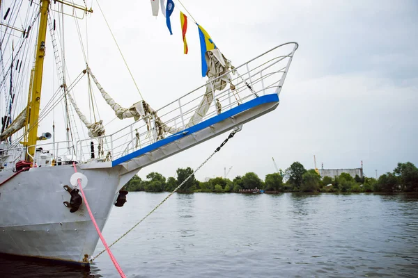 Verankerte Segelschiffe — Stockfoto