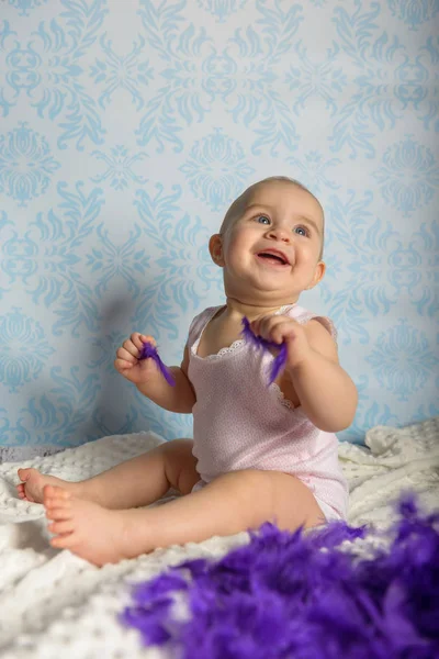 Retrato de una niña adorable. Infancia —  Fotos de Stock