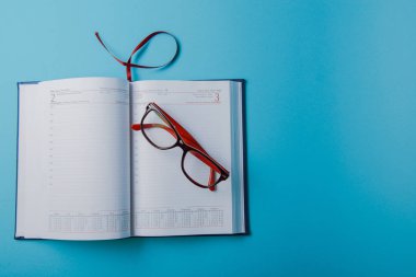 İş kopya alanı ve ofis malzemeleri ile planlama