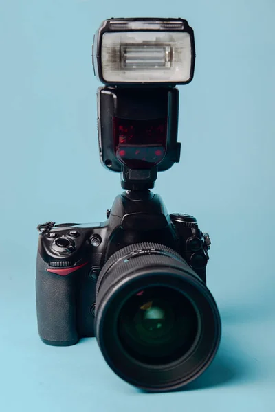 Profesionální moderní dslr fotoaparát — Stock fotografie