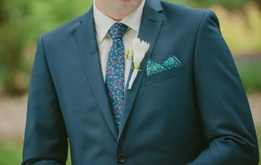 Kilise düğününde gelin ve damat. Güzel aralık