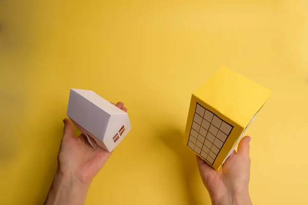 Geel Papieren Blok Van Flats Geel Achtergrond Papier Minimalistisch Eenvoudig — Stockfoto