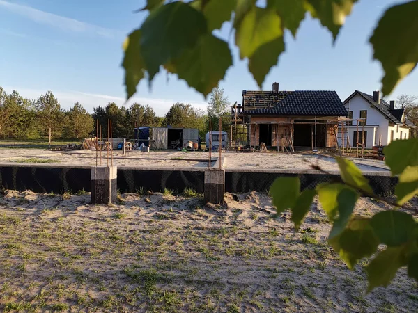 Grundsvetsning För Att Emot Betong Svetsaren Gör Förstärkning För Stiftelsen — Stockfoto