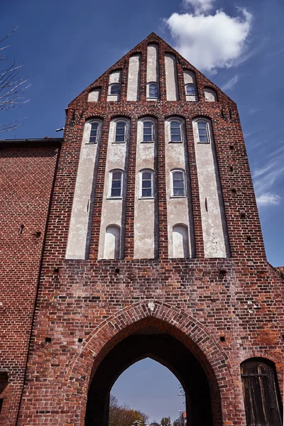 Fortification médiévale dans la ville de Strzelce — Photo