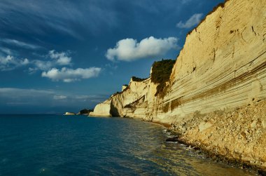 Korfu Adası kayalık uçurum