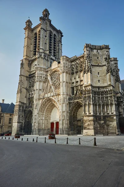Gothic Saint-Pierre-et-Saint-Paul Cathedral in Troyes — Stock Photo, Image